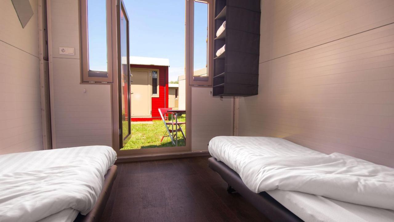 Pop-Up Hotel Songfestival Klaaswaal Exterior photo
